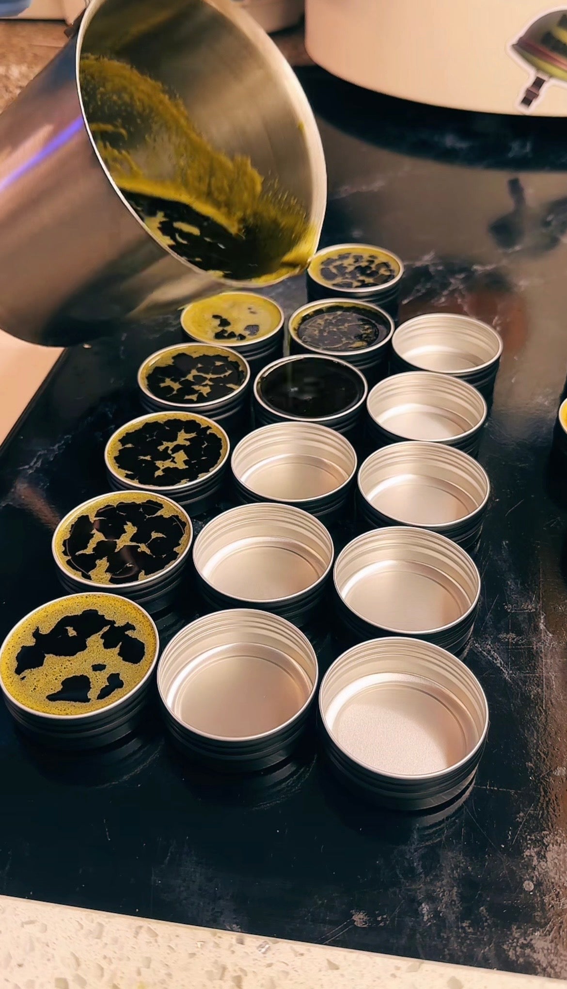 J·Vicius Breeze Balm - Spearmint · Chamomile · Plantain · Clove